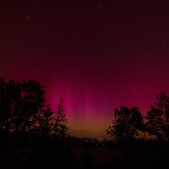 2024-05-11_02-28-43_18c_15.00s_0501_ISO640 Polarlicht in Pichl am 11.05.2024 02:28 MEZ