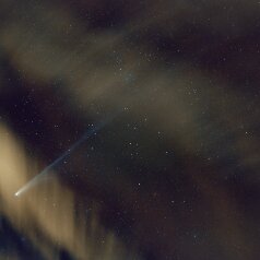 C2025A6-Lemmon-zwischen-Wolken C/2025 A6 (Lemmon), Canon EOSR Samyang135 f2.8 ISO800 90s, IOptronHAE 43, Rauchwart 20251027 UT 17:46 www.astro-photo.at